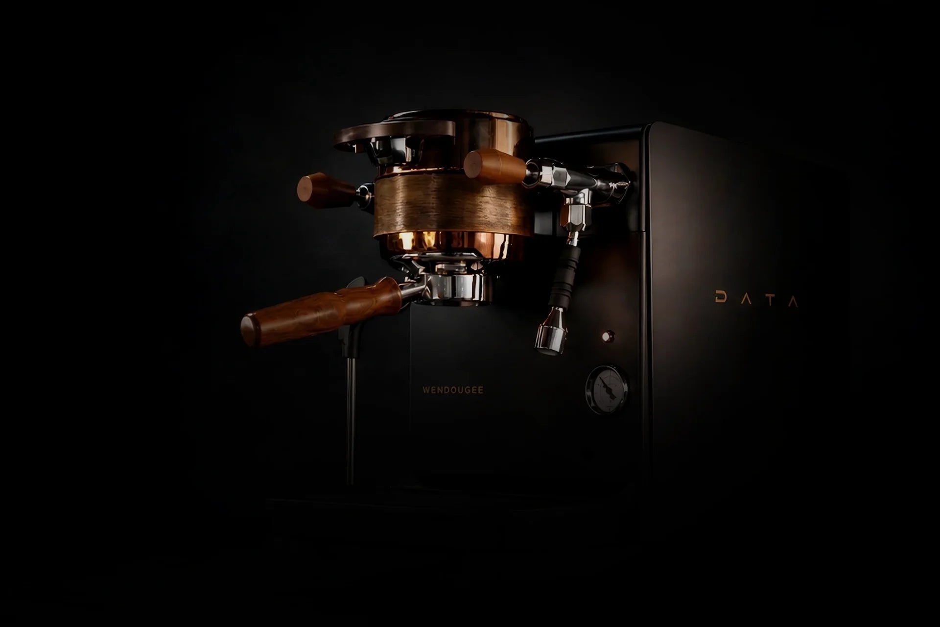 Wendougee DATA S Black Coffee machine with wooden handle on a black background